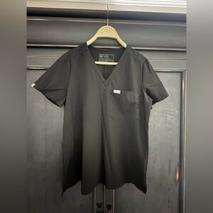 FIGS Short Sleeve Black V-Neck 1 pocket scrub top -womens S